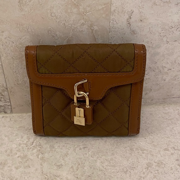 Burberry Handbags - Burberry quilted wallet